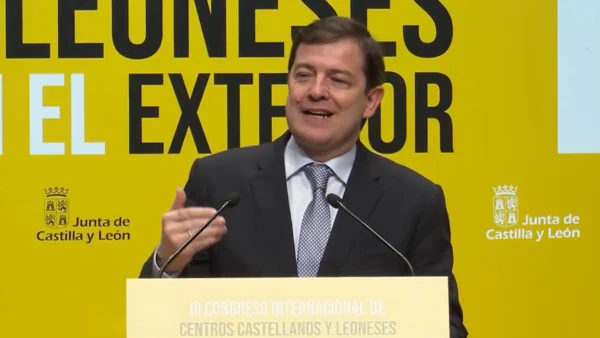 EL PRESIDENTE FERNÁNDEZ MAÑUECO INAUGURA EL III CONGRESO DE CENTROS DE CASTILLA Y LEÓN EN EL EXTERIOR